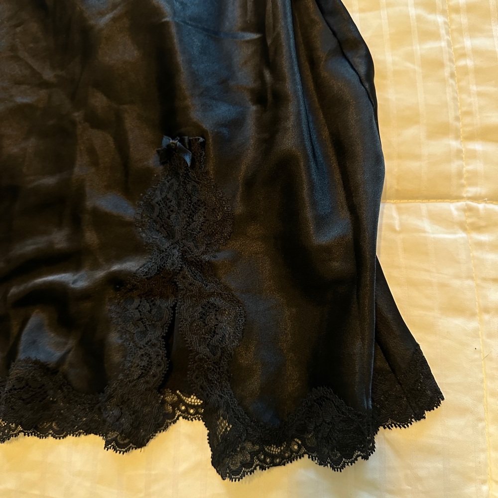Victoria’s Secret Black and Lace Sleeveless Chemise - Picture 11 of 11